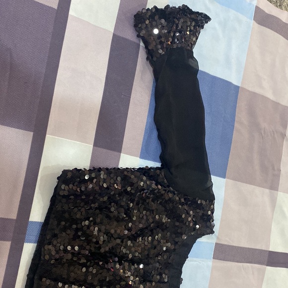 Shimmery georgette fabric lehenga with cut-dana work &crop top n V shaped stole - Picture 11 of 17